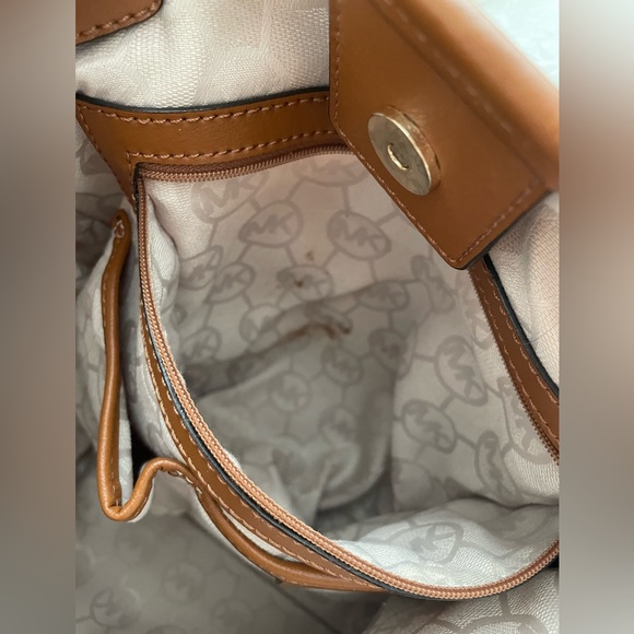 Michael Kors Gold Metallic Canvas bag with matching Espadrilles. - Picture 8 of 10